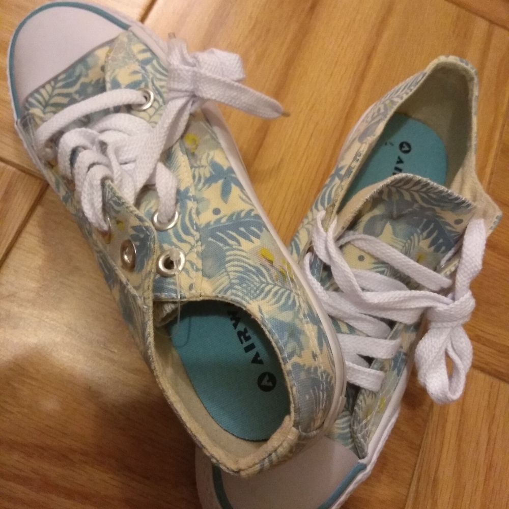 Airwalk shoes - Picture 3 of 3